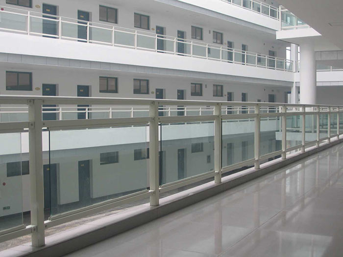 陽臺(tái)護(hù)欄