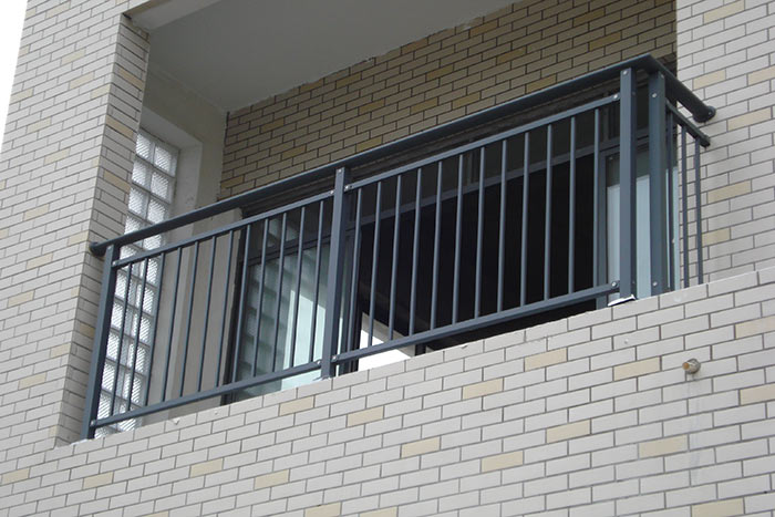 陽臺(tái)護(hù)欄